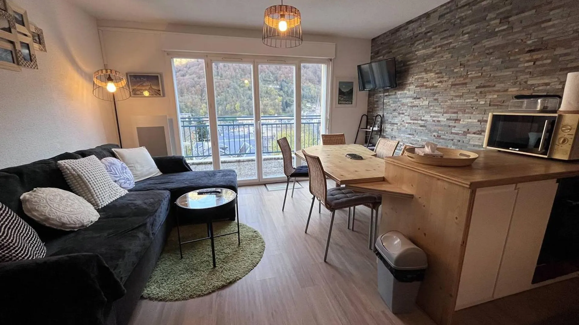 Appartement Avec Terrasse Et Parking, 2 Chambres, Au Coeur Des Montagnes - Fr-1-812-90 Cauterets